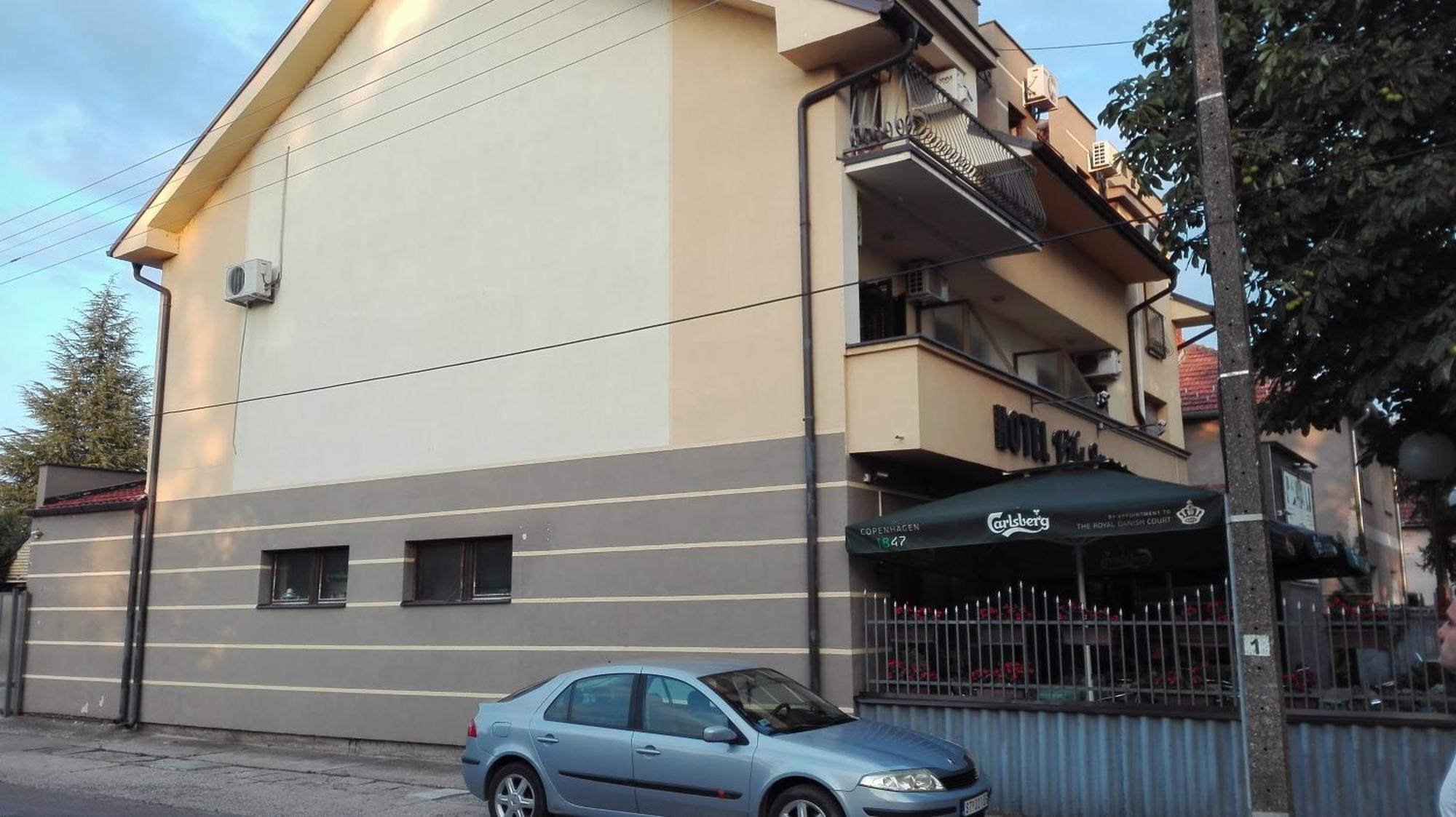 Hotel Vila Sunce สตราลาปาโฮวา ภายนอก รูปภาพ