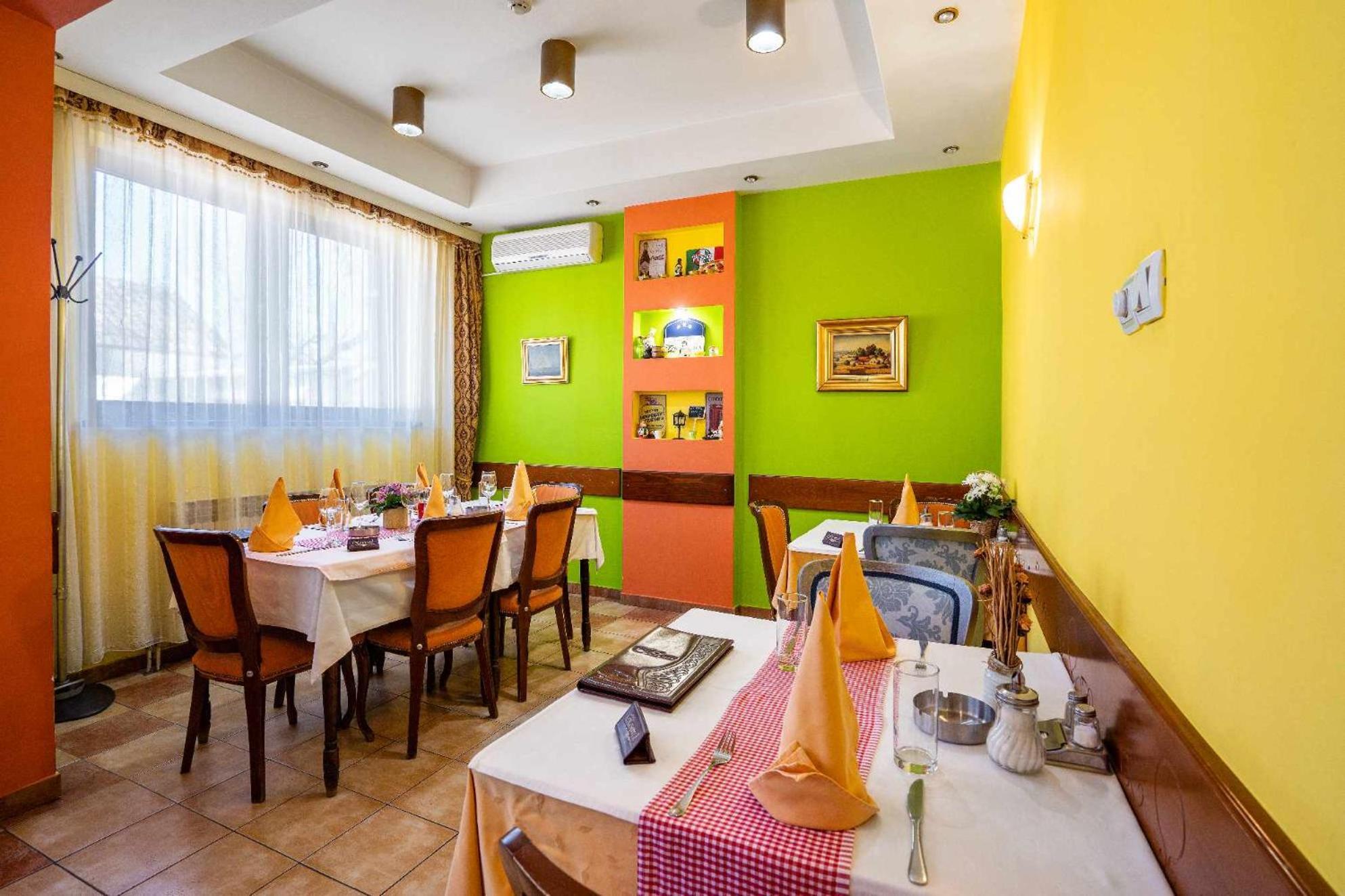 Hotel Vila Sunce สตราลาปาโฮวา ภายนอก รูปภาพ
