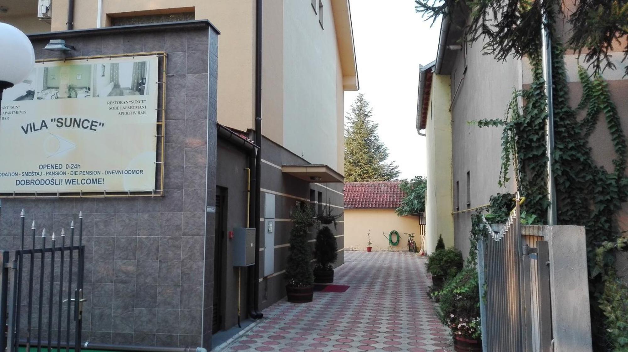 Hotel Vila Sunce สตราลาปาโฮวา ภายนอก รูปภาพ