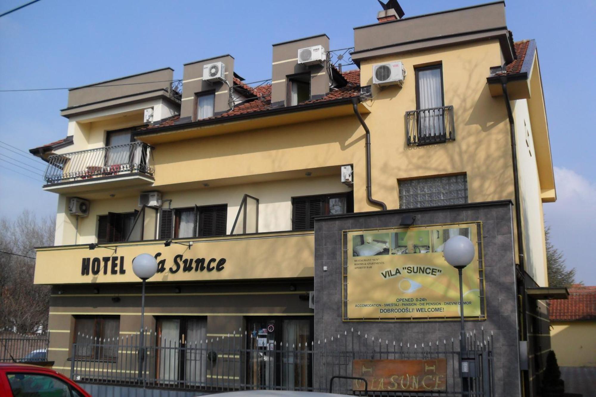 Hotel Vila Sunce สตราลาปาโฮวา ภายนอก รูปภาพ