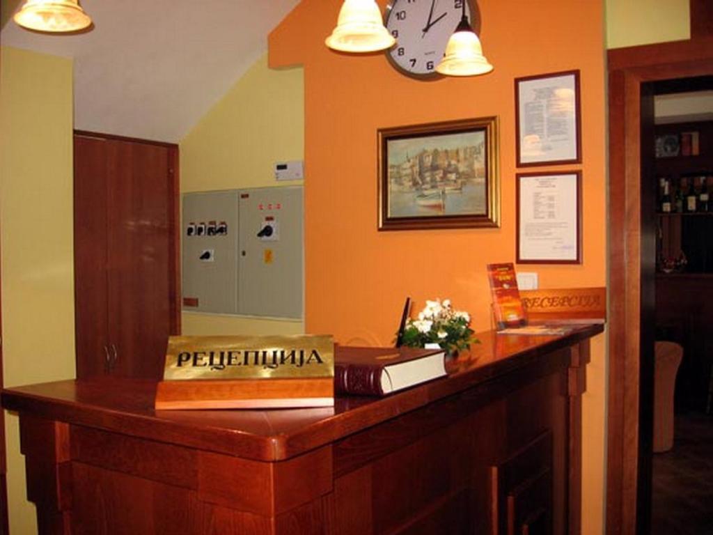 Hotel Vila Sunce สตราลาปาโฮวา ภายนอก รูปภาพ
