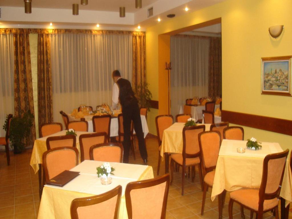 Hotel Vila Sunce สตราลาปาโฮวา ภายนอก รูปภาพ