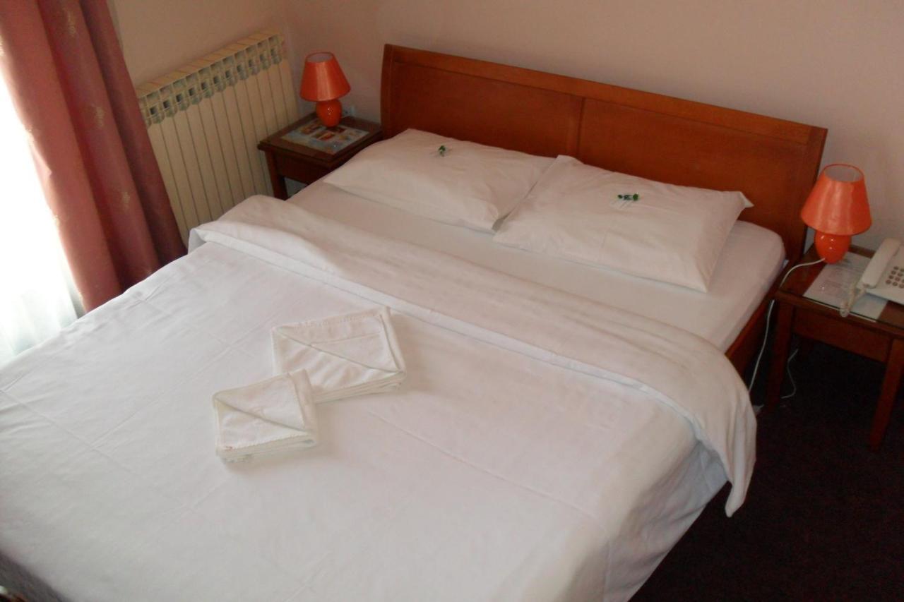 Hotel Vila Sunce สตราลาปาโฮวา ห้อง รูปภาพ